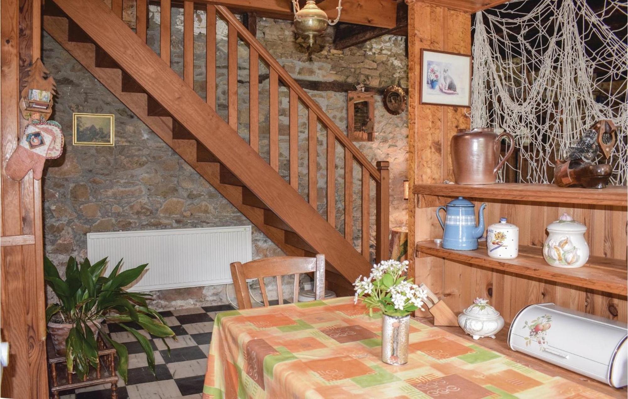 Lovely Home In Le Faouet With Kitchen Exteriér fotografie