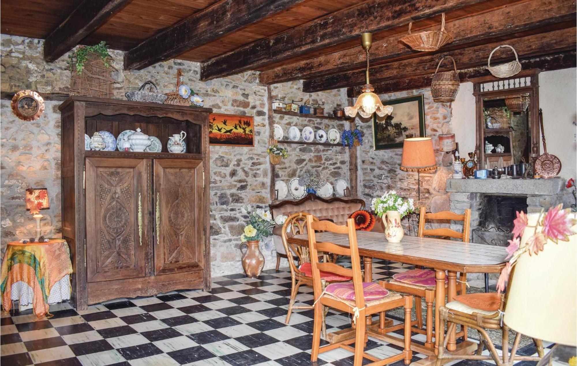 Lovely Home In Le Faouet With Kitchen Exteriér fotografie